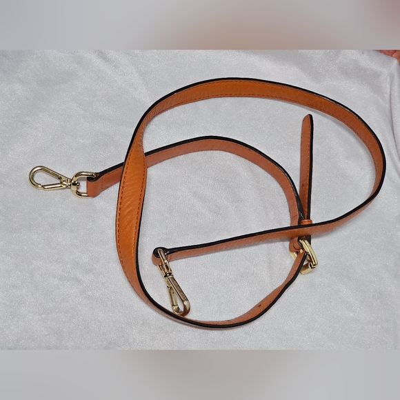 EUC Michael kors Crossbody Strap - Picture 4 of 9